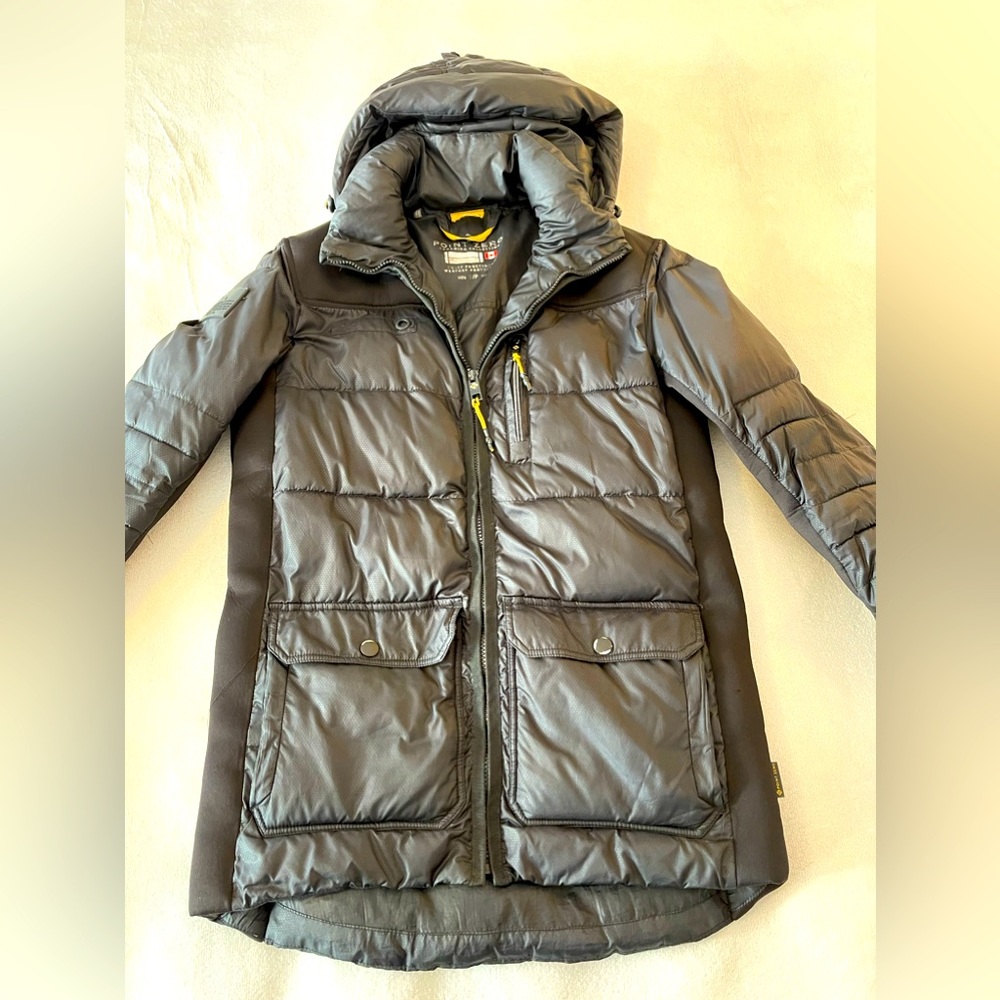 Unisex warm winter jacket sz S shows some signs of wear - see pictures.